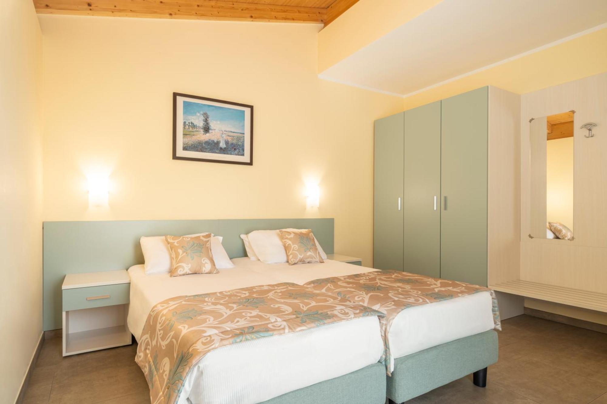 Aparthotel Dany Con Cucina Vista Piscina E Parcheggio Gargnano