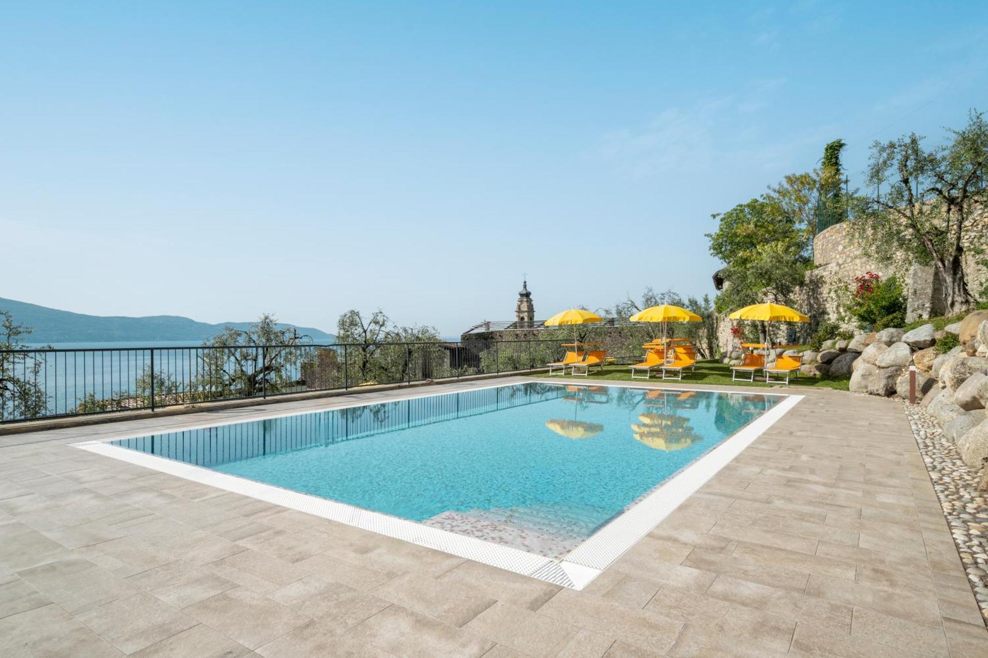 Dany Con Cucina Vista Piscina E Parcheggio Aparthotel 3*