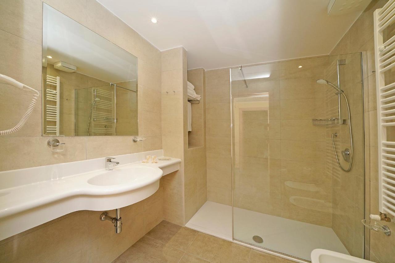 Aparthotel Dany Con Cucina Vista Piscina E Parcheggio