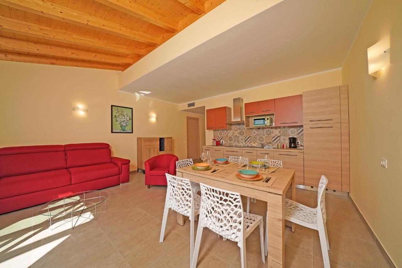 Aparthotel Dany Con Cucina Vista Piscina E Parcheggio Gargnano